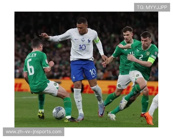 足球比赛中的球员表现与战术变化